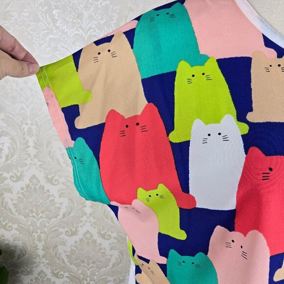 The Pink Size Med/Large Cat Graphic Front T-shirt Boxy Cut Cap Sleeve Round Neck - Picture 4 of 8